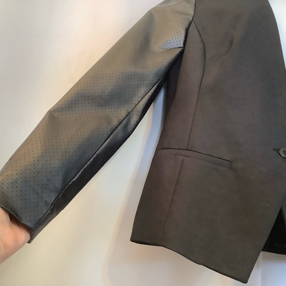 Attitude Jay Manuel Blazer Women’s Size 12 Vegan Leather Cotton Classic Black - Picture 4 of 13